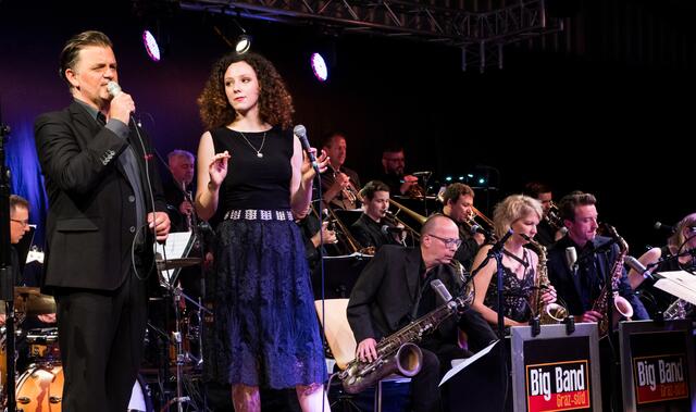 Die Bigband Graz-Süd: Maestro Sigi Feigl, die Sänger Tanja Filipović und Erwin Adelmann sorgen wieder für ein besonderes Bigband-Erlebnis. | Foto: zVg