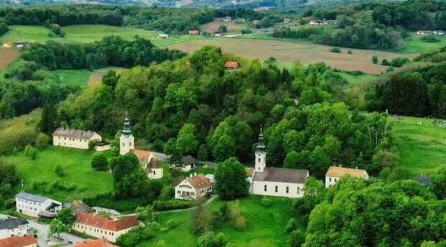 Der gemeinsame Tag der offenen Firmentür in Neuhaus am Klausenbach (Bild) und Kalch findet am Samstag, dem 22. April, statt. | Foto: Wolf