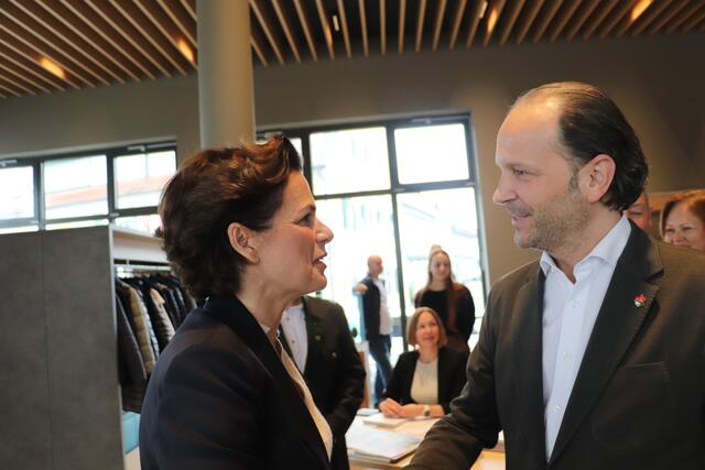 Pamela Rendi-Wagner und Naturfreunde Steiermark-Vorsitzender Jürgen Dumpelnik | Foto: Edith Ertl