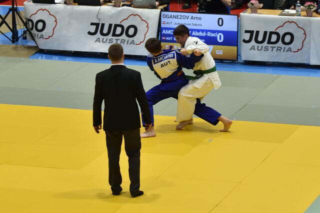 Abdul versucht seinen Gegner in der Verlängerung zu werfen. | Foto: Patrick Spiegel