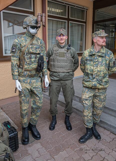 Marko und Christoph Päsentierten die neue Uniform im Heer. | Foto: Peter Bolha