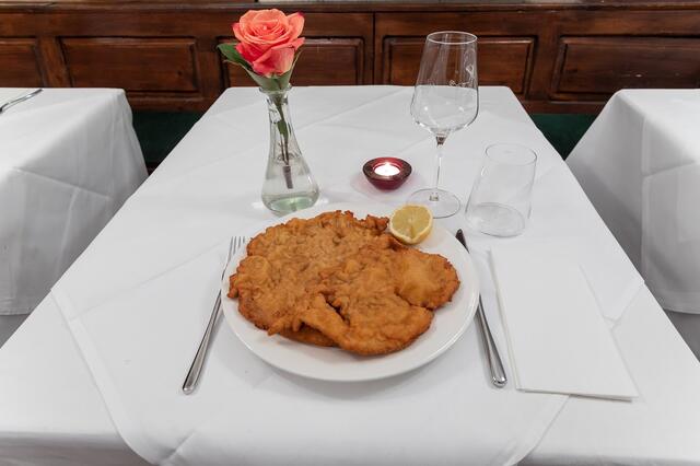 Das Wiener Schnitzel ist ein Dauerbrenner.  | Foto: Michael Ellenbogen