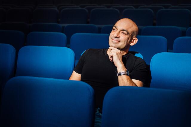 Django Asül kommt am 22. April nach Ohlsdorf. | Foto: Dirk Beichert