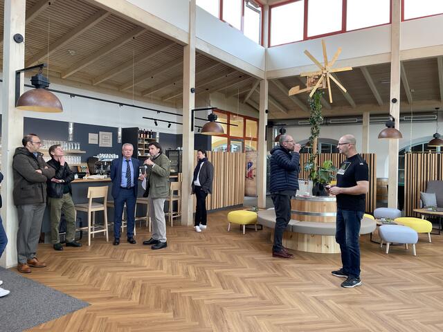 Treffunkt in der neuen Lobby des Jufa Schilcherland. | Foto: Susanne Veronik