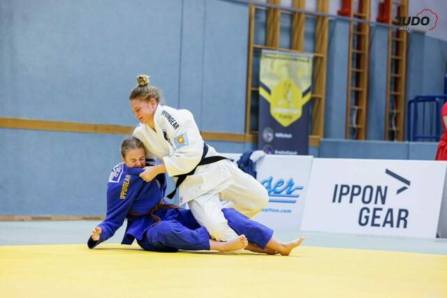 Elena Dengg (weiß) holte sich am Wochenende den Sieg bei den unter 21-Jährigen. | Foto:  2023 Österreichischer Judoverband