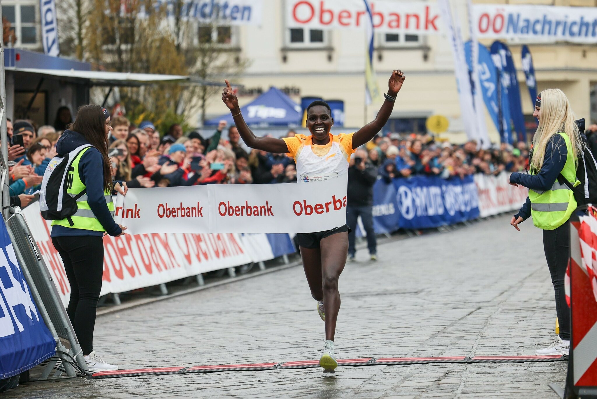 Linz Donau Marathon: Deutscher Sieger und neuer Damenrekord - Linz