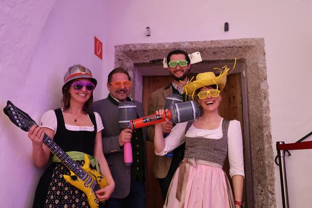 Neue "Burg-Kombo" Golling: "Franzis Rocking Castle Singers" "Es hat Spaß gemacht", sagt Franziska Wagner. (4. v. l.) | Foto: Maria Tiefenbacher-Schöndorfer, 2023