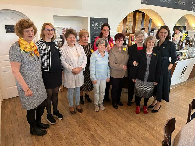 Asbóth Erzsébet, Németh Réka, Szabolcsi Márta, Somogyi Miklósné, Kellermann Jolanda, Zonta Club Szombathely Präsidentin Horváthné Kocsis Henrietta, Pócz Gáborné, Biczó Tamásné, Pallósiné Dr. Toldi Márta, ZONTA Club Burgenland Präsidentin Gabriele Strohriegel