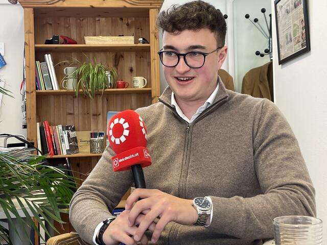 "Wir haben vorhin schon kurz darüber geredet. die Bildung ist mir ganz wichtig", meint der Scheffauer. | Foto: Martin Schöndorfer, 2023