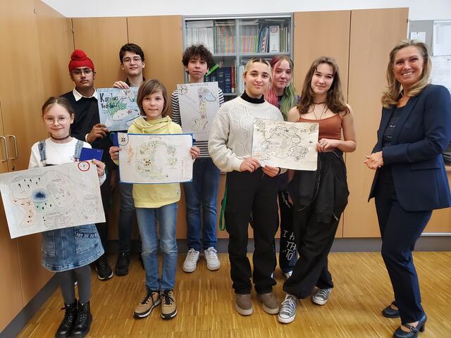 Schülerinnen und Schüler ließen ihrer Kreativität bei der Schaffung von Landkarten freien Lauf.  | Foto: BRG6 Marchettigasse