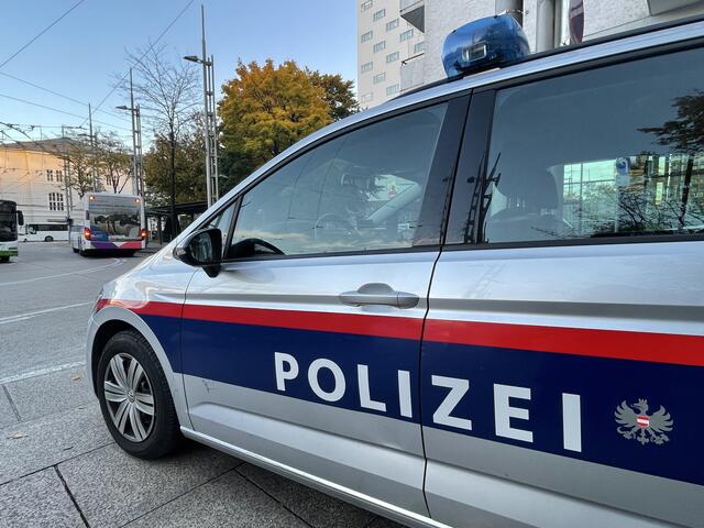 Bei einer Amtshandlung in Bezug auf eine Exekutionsangelegenheit wurde die Frau gegenüber dem Polizisten handgreiflich.  | Foto: Sabrina Moriggl