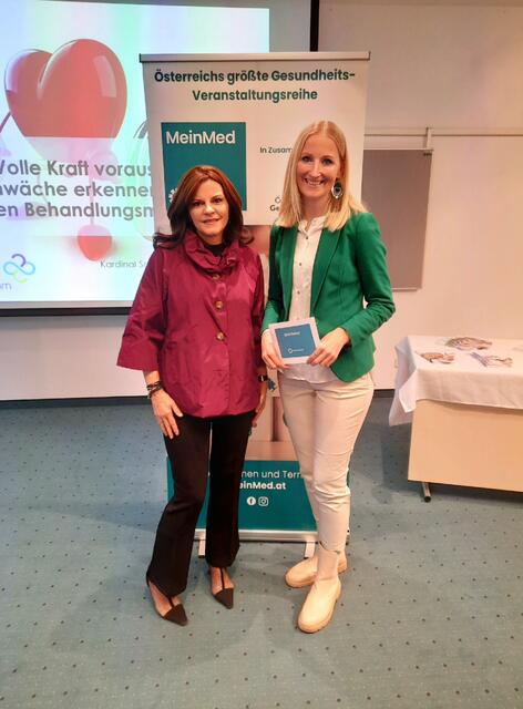 Primaria Anna Rab mit Moderatorin Angelika Pehab beim MeinMed Semesterauftakt in St. Johann. | Foto: mm