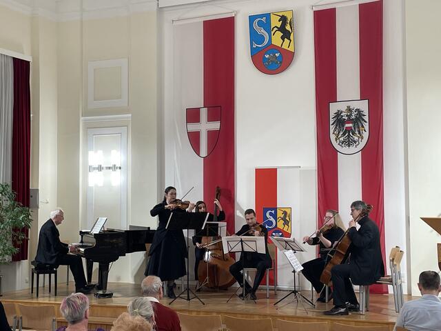 Die Vienna Royal Philharmonics gaben so manches internationales, klassisches Werk zum Besten. | Foto: Privat