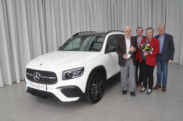 Der stolze Gewinner Leopold Fohringer (l.) mit seiner Frau Aurelia Fohringer (2.v.r.), Anton Höhlmüller (2.v.l.) und Engelbert Halmer (r.) | Foto: KOBV Purgstall
