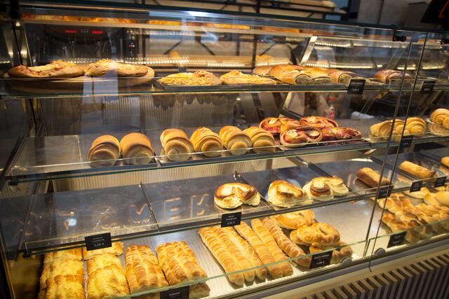 Jeden Tag wird frisch gebacken, gleichgültig ob Croissants, Topfengolatschen oder Vanillestangerl | Foto: Michael Ellenbogen