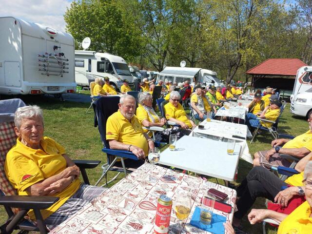 Der Verein der Campingfreunde bei einem Ausflug: Das gemütliche Beisammensein und der Austausch stehen im Mittelpunkt der Reisen.  | Foto: VDCF