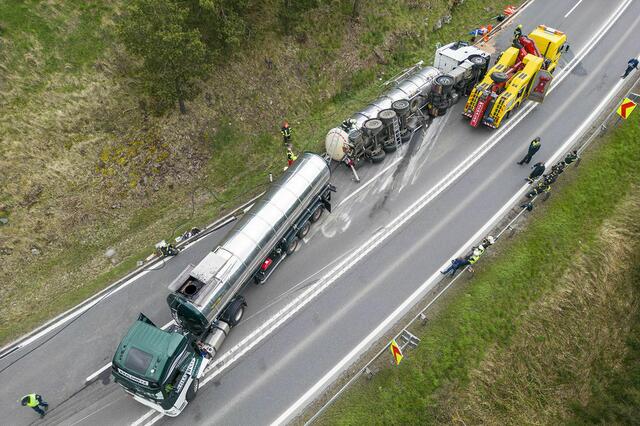 Ein schwerer Verkehrsunfall ereignete sich auf der B 37. | Foto: Manfred Wimmer, FF Krems