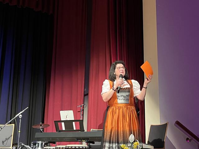 Organisatorin Schulrätin Gertrude Jäger führte durch das Programm.