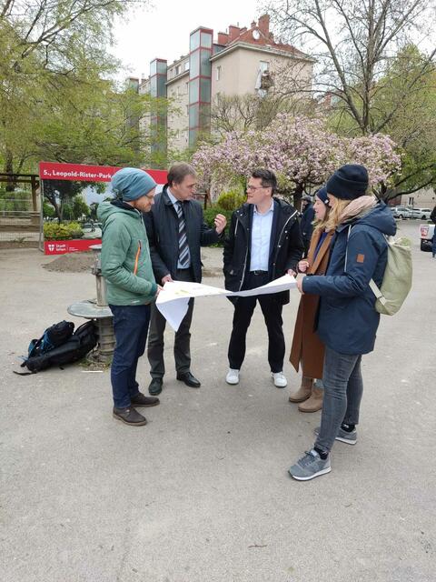 Die Pläne zur Neugestaltung werden diskutiert. | Foto: Patricia Kornfeld