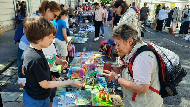 Der Flohmarkt bietet auch für Kinder die Möglichkeit ihre Bücher, Spielsachen und Kleidungen zu verkaufen.  | Foto: Agenda Währing