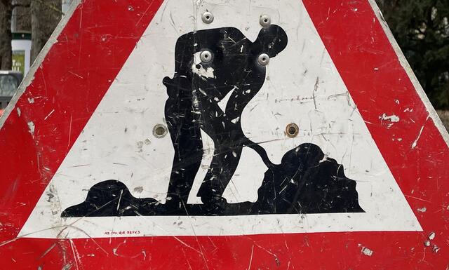 Auf der Krottenbachstraße wird gebaut. Das schmeckt der FPÖ gar nicht. Sie ortet ein "Verkehrschaos". (Symbolbild) | Foto: Johannes Reiterits