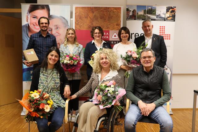 Das Regionalmanagement für den Bezirk Landeck zog eine positive Bilanz: Obmann Helmut Mall, Waltraut Handle, Gabriele Juen, Eva Hergel und Joachim Nigg (hinten v.re). Geschäftsführer Gerald Jochum, Sandra Careccia und Stefanie Rietzler (vorne v. re.). | Foto: Othmar Kolp