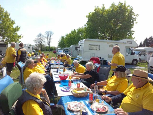 Der Verein der Campingfreunde bei einem Ausflug: Das gemütliche Beisammensein und der Austausch stehen im Mittelpunkt der Reisen.  | Foto: VDCF