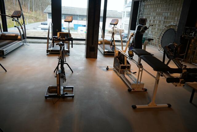 In Bergheim macht Martin Pfeifenberger seine Klientinnen und Klienten fit. | Foto: Emanuel Hasenauer