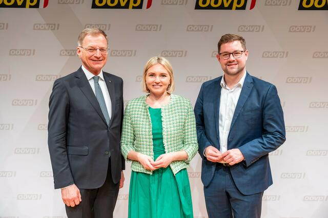 Landeshauptmann Thomas Stelzer, OÖVP-Bezirksparteiobfrau Astrid Zehetmair und OÖVP-Landesgeschäftsführer Florian Hiegelsberger (v. l.). | Foto: OÖVP