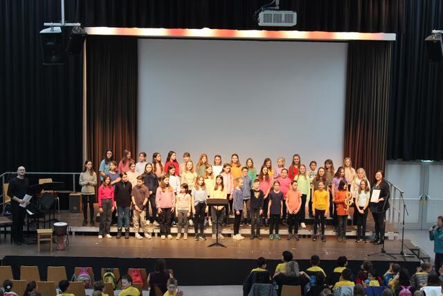 Von Volksliedern, über afrikanische Lieder, Friedenslieder, Piraten- und Märchenlieder, bis hin zu Popsongs war alles dabei. | Foto: Privat