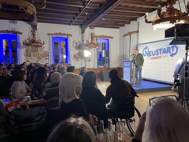 Schnedlitz sagte: "Marlene, du hast verstanden, was die anderen längst vergessen haben: Die Salzburgerinnen und Salzburger." | Foto: sm