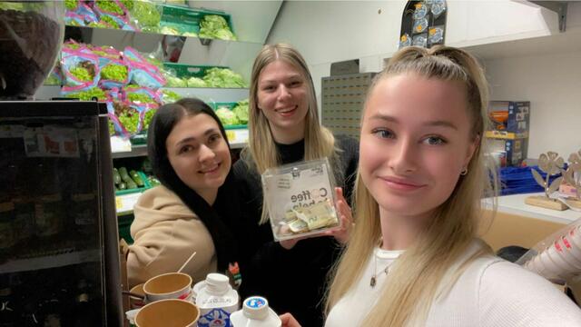 Denise Nuck, Lea Mehringer und Magdalena Kuss waren beim Spar in Guttaring im Einsatz. | Foto: privat