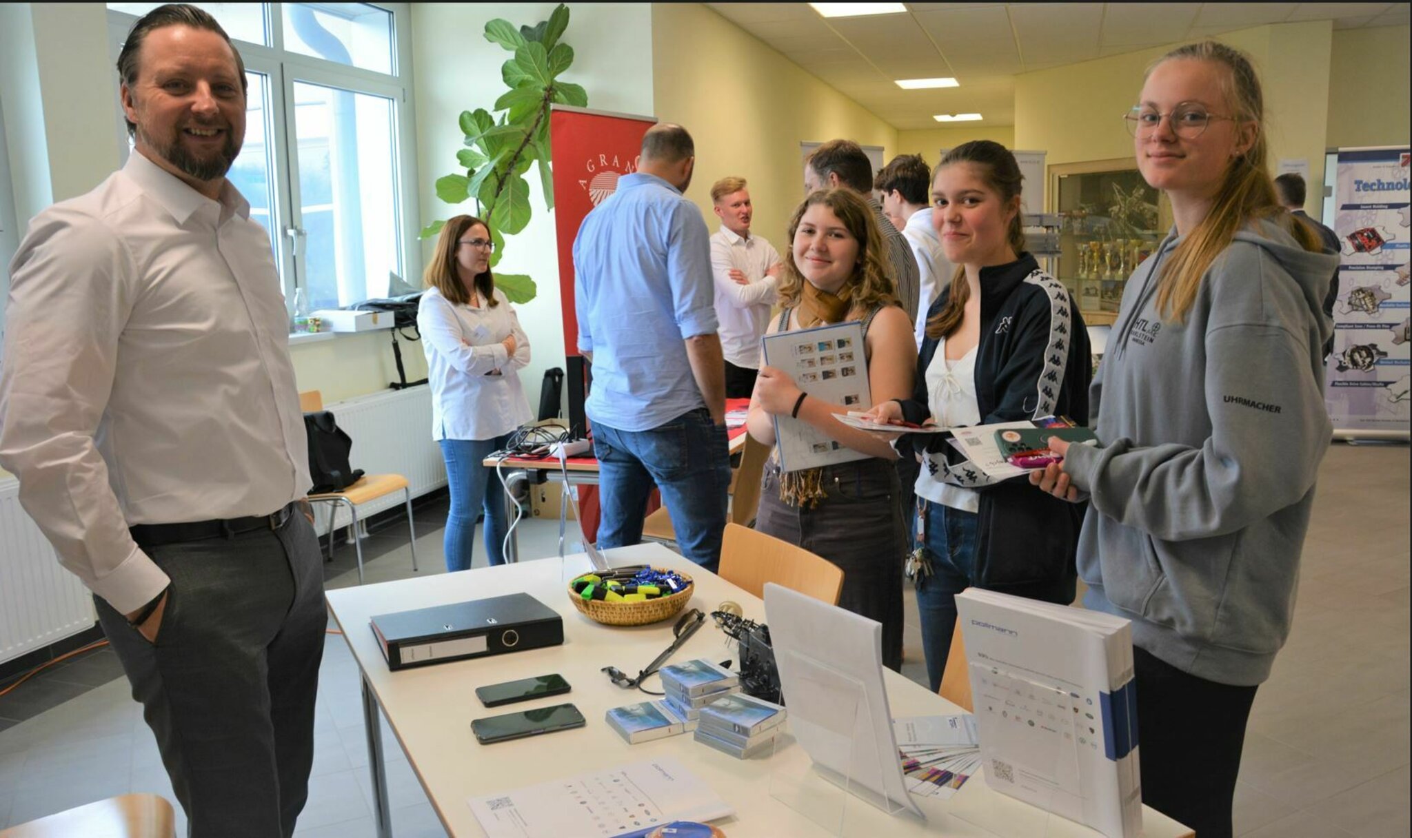 HTL Karlstein 13 regionale Betriebe präsentieren sich in der HTL Waidhofen/Thaya