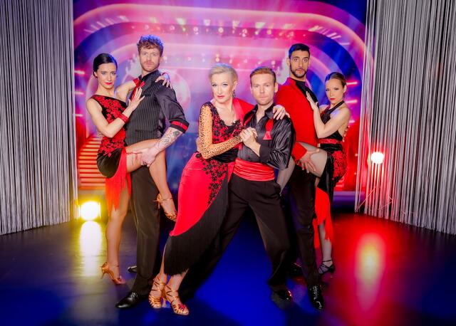 Staffeltanz 1: Eveline Eselböck &amp; Peter Erlbeck, Lucas Fendrich &amp; Lenka Pohoralek sowie Missy May &amp; Dimitar Stefanin zeigen einen Argentinischen Tango. | Foto: ORF/ Günther Pichlkostner