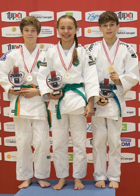 U16-Meister: Christoph Schuster, Laura-Sophie Kunyik, Maximilian Aschenbach | Foto: Roman Kunyik