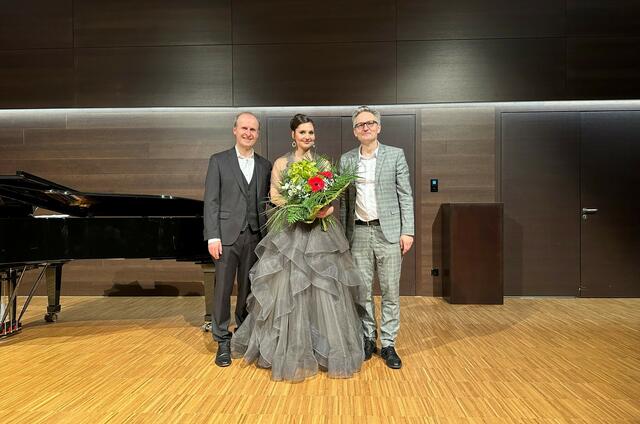 Von links: Daniel Linton-France, Fenja Lukas, Hofer Gerhard | Foto: Stadtamt Schwanenstadt