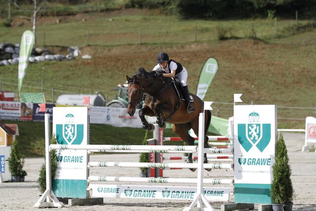 Hoch hinaus: Im Springsattel wollen die Predinger Reiterinnen und Reiter wieder ganz vorne mitmischen.  | Foto: equestrian-live.com