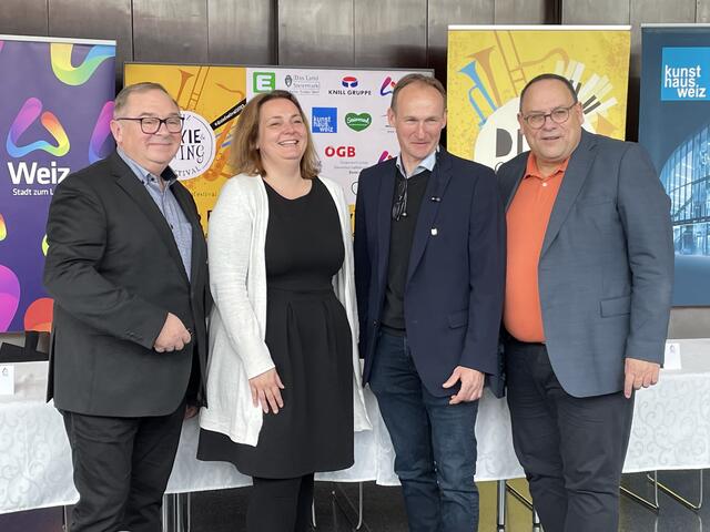 Sepp Adlmann, Nina Darnhofer, Bgm. Oliver Felber (Birkfeld) und Johannes Hödl (v.l.) bei der Pressekonferenz in Weiz. | Foto: RegionalMedien Steiermark/Hofmüller