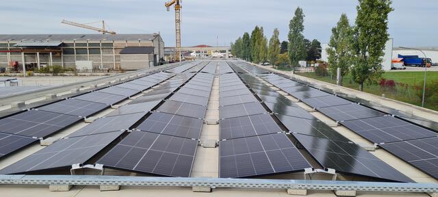 Die größte Photovoltaik-Anlage auf den Lagerboxen in Wiener Neustadt. | Foto: CPG GmbH, LM Grundstücksverwaltung GmbH