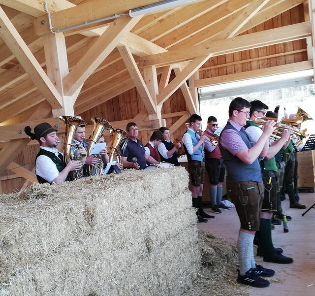 Die  Grabnerhof Musi spielt auf | Foto: Veronika Frank