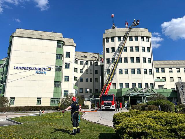 Sicherung der Höhenrettungsgruppe | Foto: FF Waidhofen/Thaya
