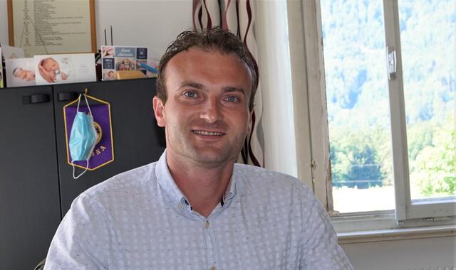 "In Bad Vigaun haben wir bis um 12:00 Uhr eine Wahlbeteiligung, einschließlich der Wahlkartenwähler, von 70 Prozent erreicht",  sagt Bürgermeister Fritz Holztrattner,  | Foto: Josef Wind