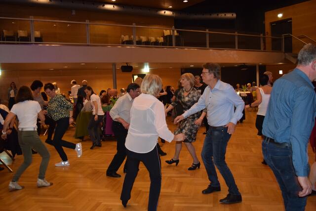 Tanzmusik auf Bestellung im Stadtsaal - in Mürzzuschlag ging es am Freitagabend heiß her! | Foto: Duran