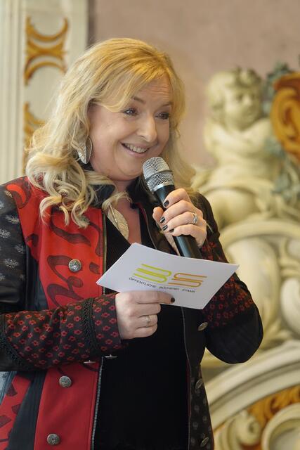 Büchereimitarbeiterin Nina Kuntner moderierte den Abend. | Foto: Josef Köll