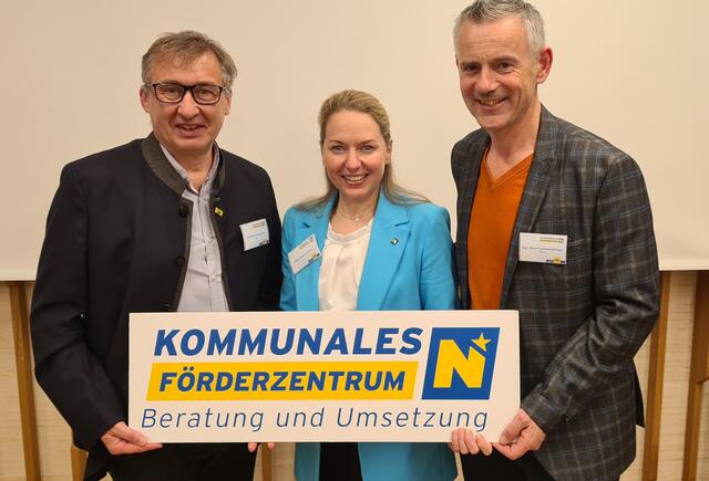 Herbert Greisberger, Silke Dammerer und Martin Leonhardsberger beim Förderseminar der enu
 | Foto: Stadtgemeinde Mank