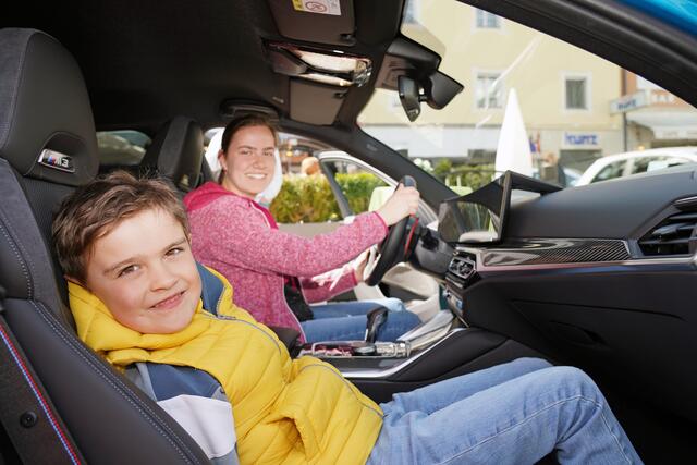 Für die großen und kleinen Autofans war natürlich auch Probesitzen angesagt. | Foto: Palfinger