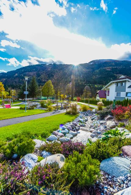 Der Generationspark ist ein Vorzeigeprojekt und bietet eine Begegnungszone für Jung und Alt. | Foto: Gemeinde Mühldorf