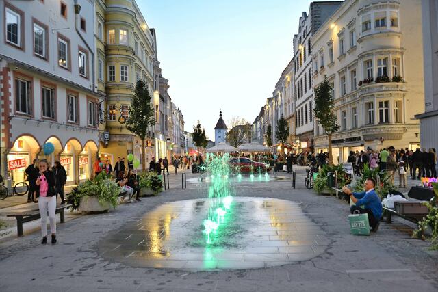 Der "Wels City Beach" wird seine Gäste dieses Jahr vom 7. Juli bis 20. August mit spannenden Angeboten am Minoritenplatz überraschen. | Foto: WMT