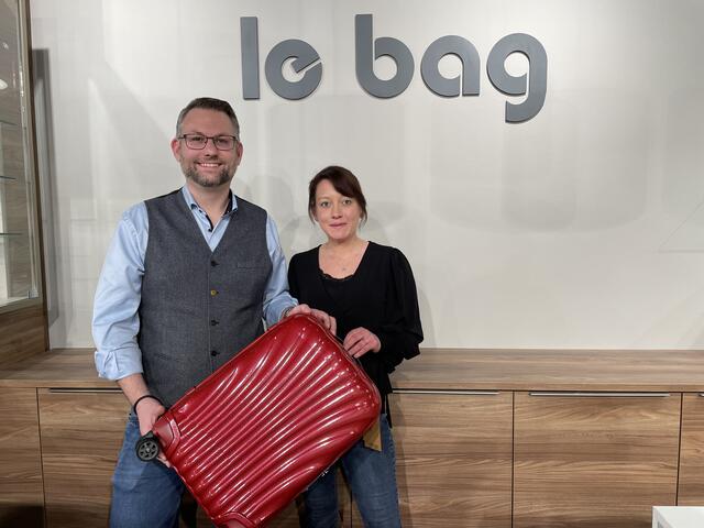 Daniel und Susanne Gelautz sind ebenso bereit fürs Atrio wie ihre vier Mitarbeiter, die hier Kunden aus nah und fern beraten. | Foto: MeinBezirk.at