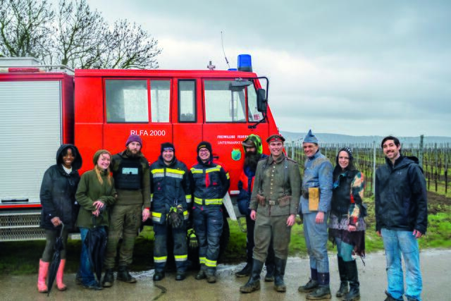 Naftali Badawassou Francisco  (Organisation) , Marina Bee  (Produktionsleitung), Fabian Hörler  (Kameramann ), Matthias Widl  (Kommandant FF-Untermarkersdorf), Michael Alexowsky (Kommandant Stv.), GF da GreenFist  (Co-Regie), Benjamin Baumgartner  (Regie, Produzent) , Lucian Stifter (Hauptdarsteller), Irina Chiara Augenstern (Makeup-Artist), Christian 
Farthofer (Produktionsleitung-Assistent).   | Foto: Naftali Badawassou Francisco